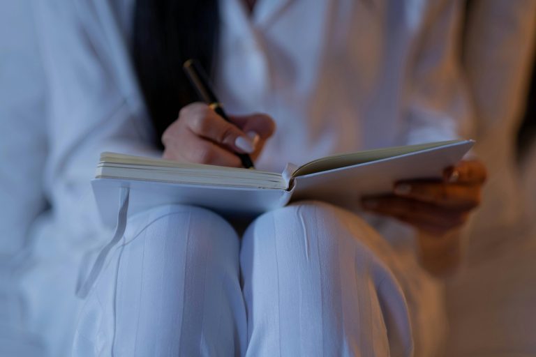 evening gratitude reflection peaceful journaling